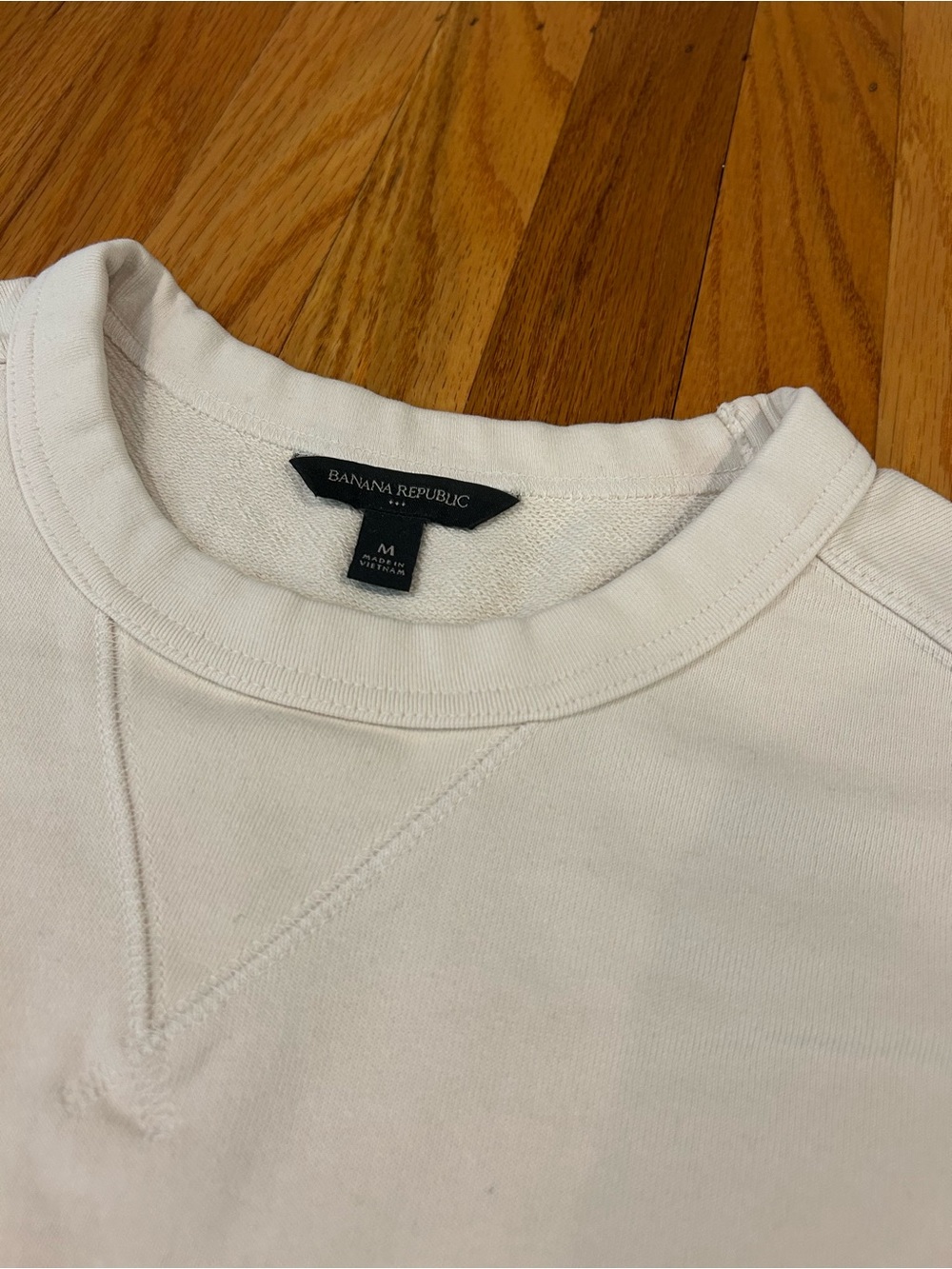 Banana Republic Men's Crewneck Sweatshirt in Off-White SIZE M - Picture 3 of 4